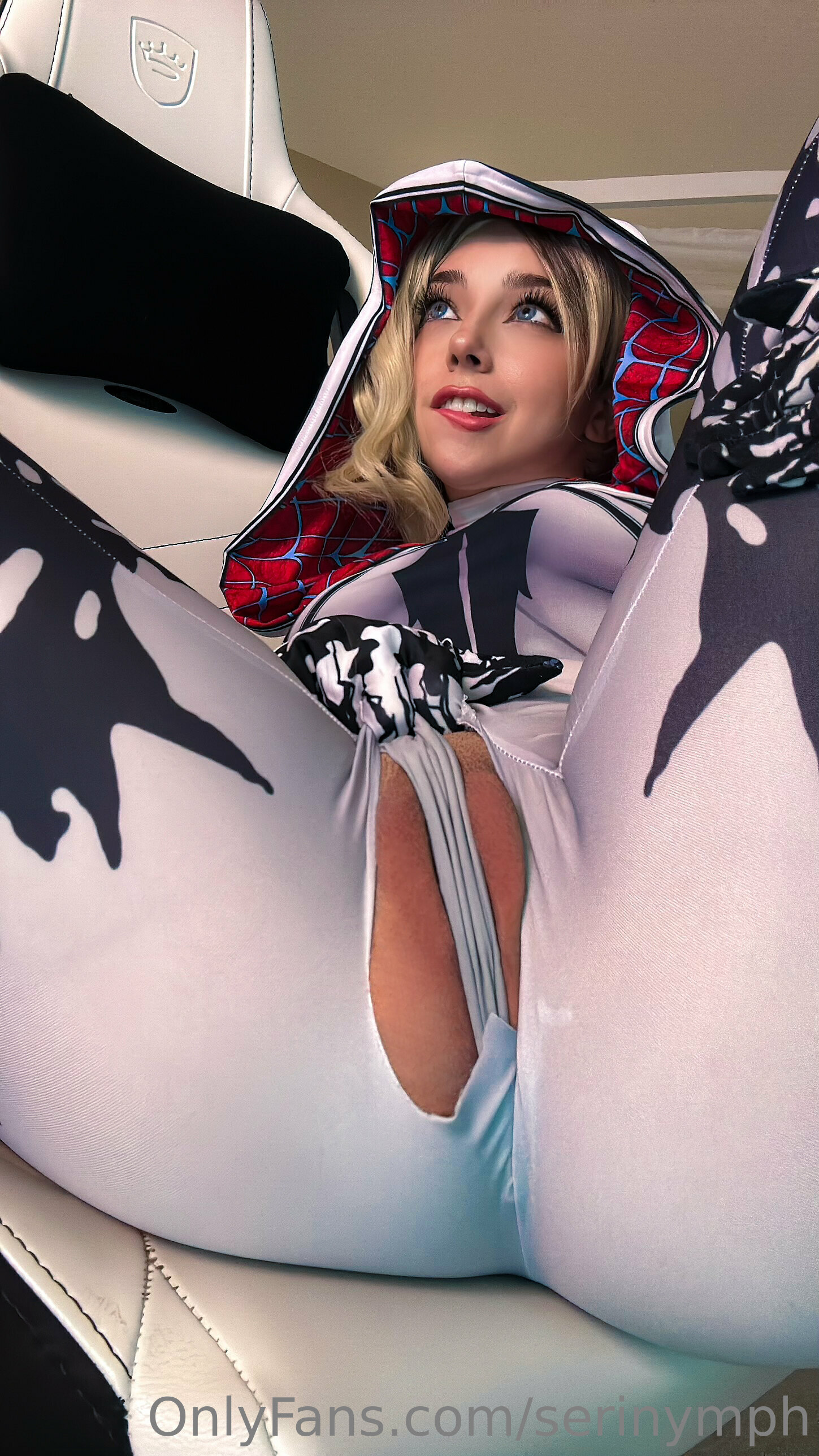 Добротный косплей Spider-Gwen-Venom от Serinymph че пацаны аниме