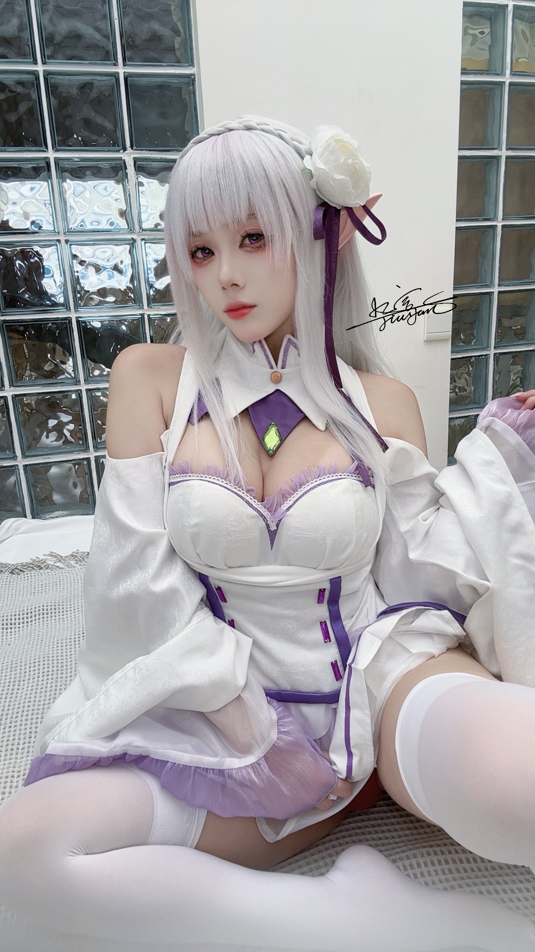 Страстный косплей Emilia (Re:ZERO) от Jiu Yan слив фансли